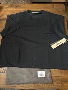 ESSENTIALS Fear of God Men’s Black Crew Neck T-Shirt